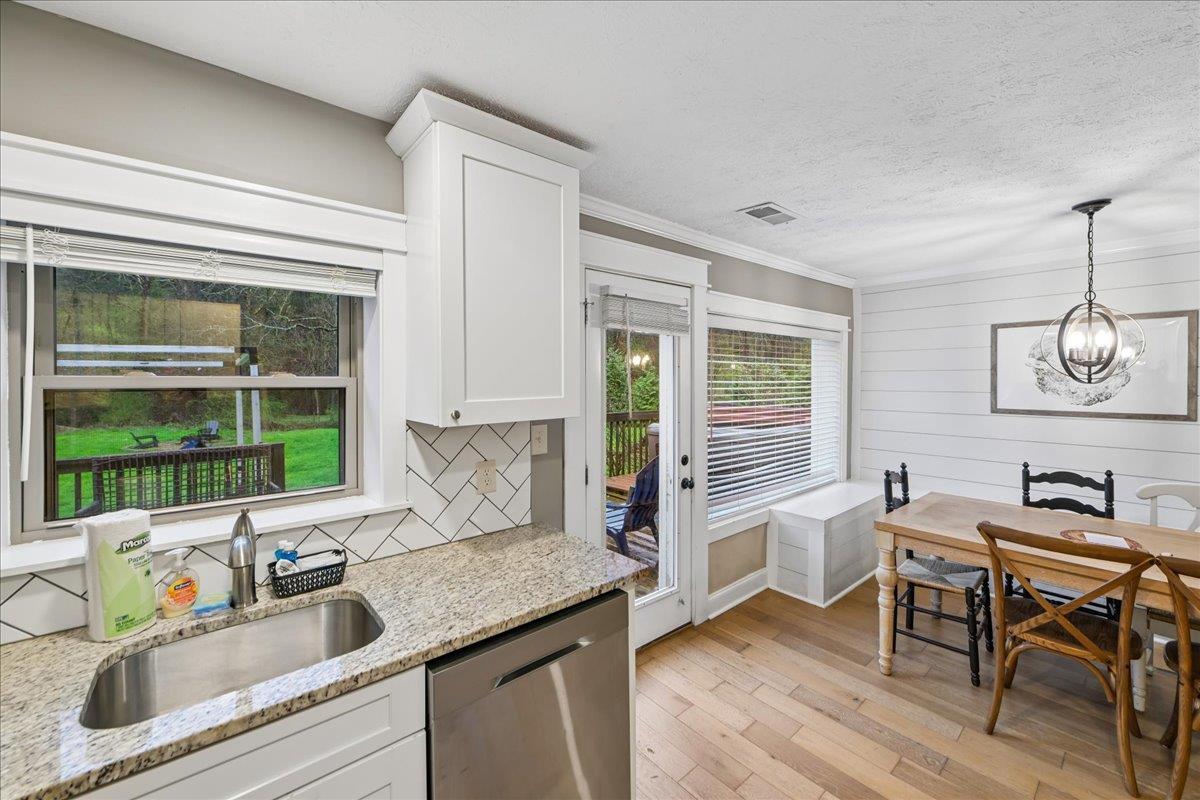 25Kitchen