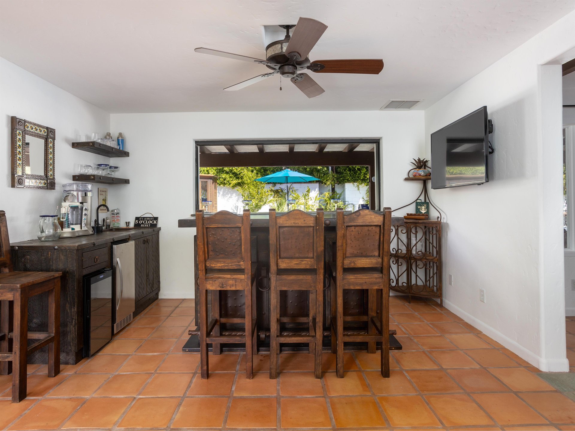 Enjoy the luxurious bar