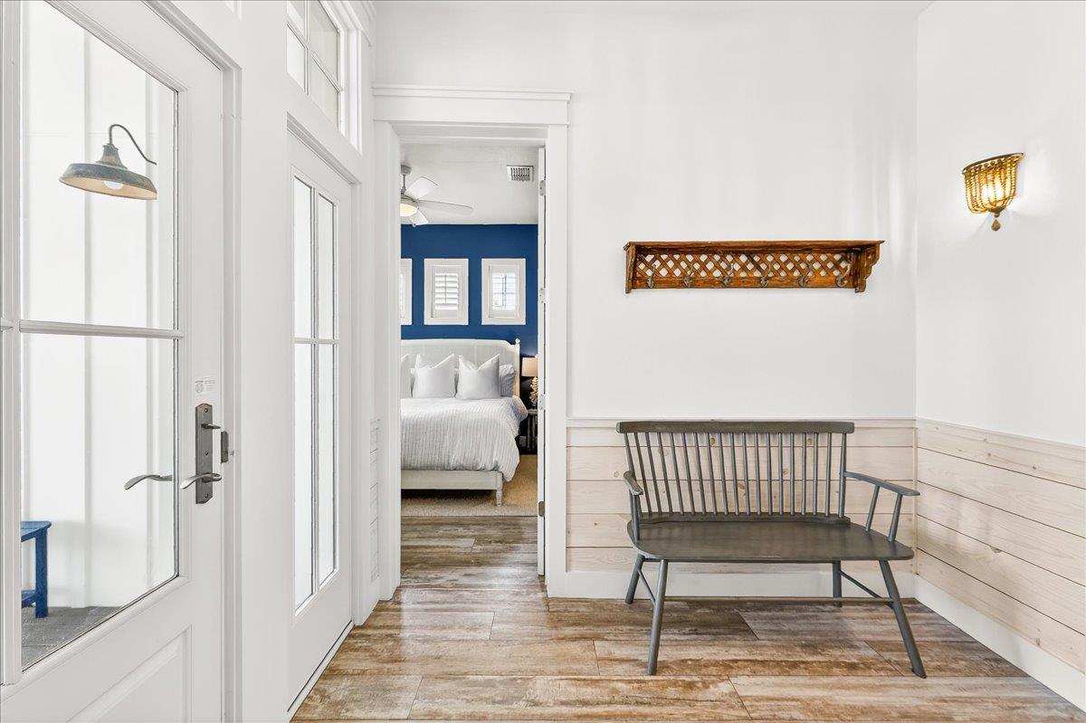 1st Floor, Foyer