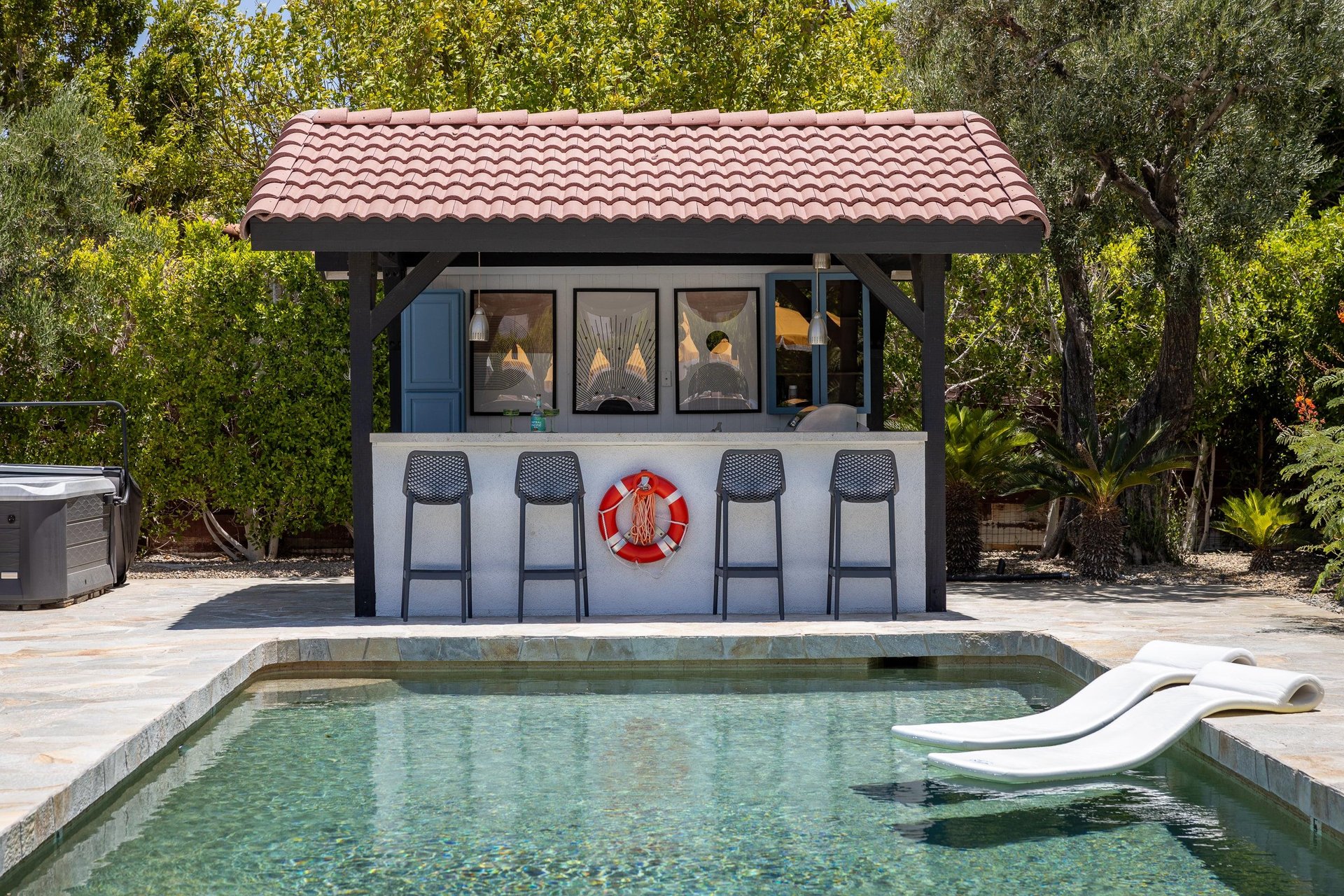 Covered bar and grill area