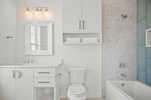 2nd Floor, Second King Bathroom