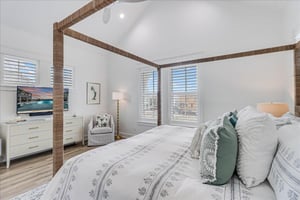 Primary King Bedroom, 2nd Floor