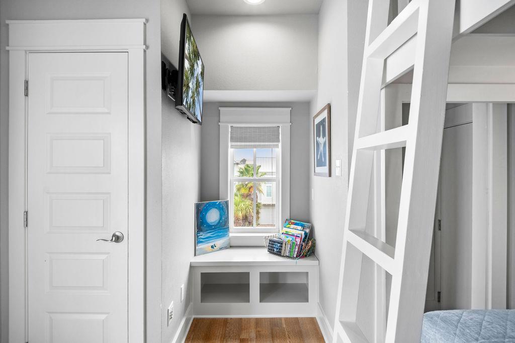 Bunk Tower, 3rd Floor