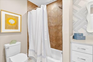 2nd Floor, Shared Bathroom