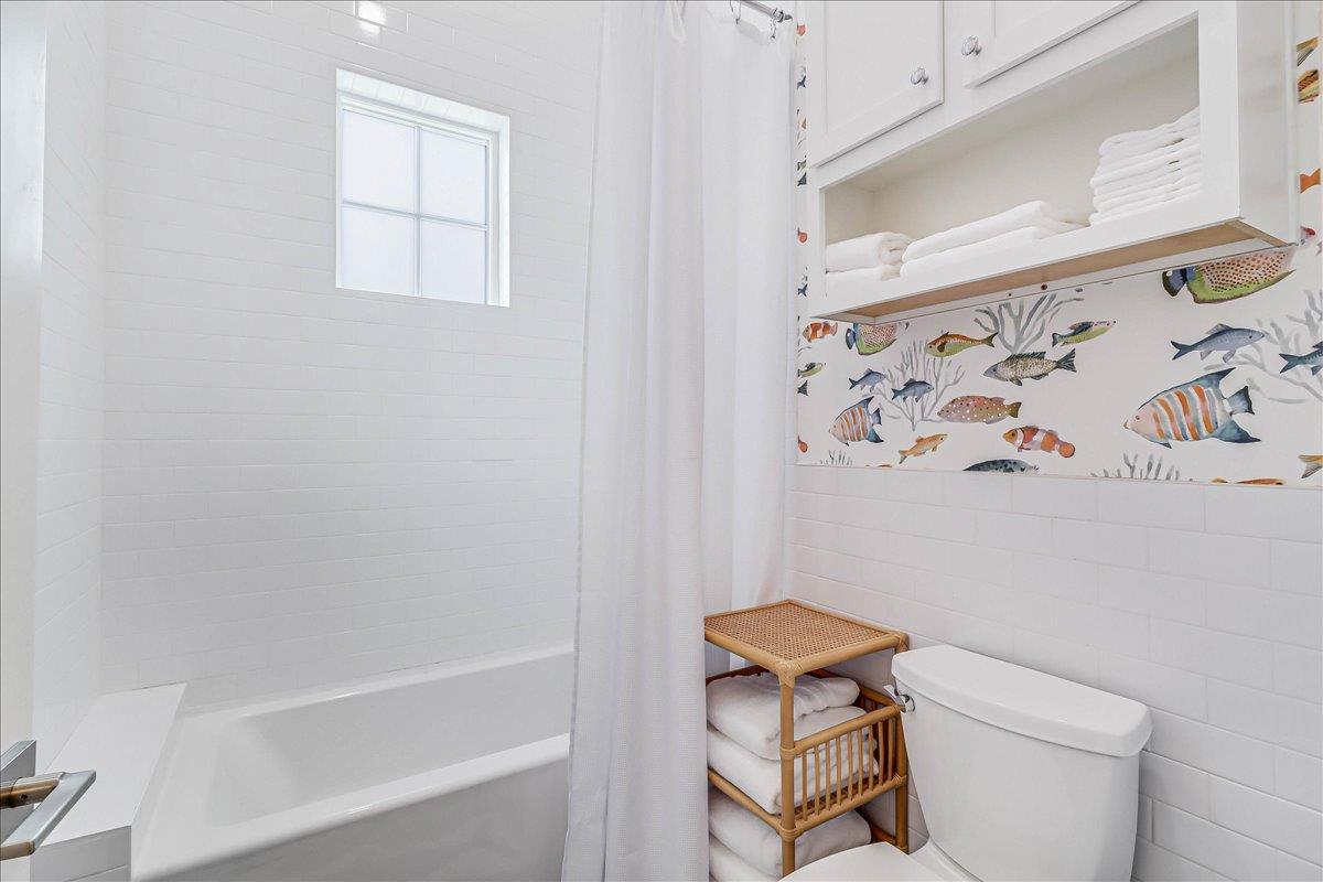 Hall Bathroom, 1st Floor