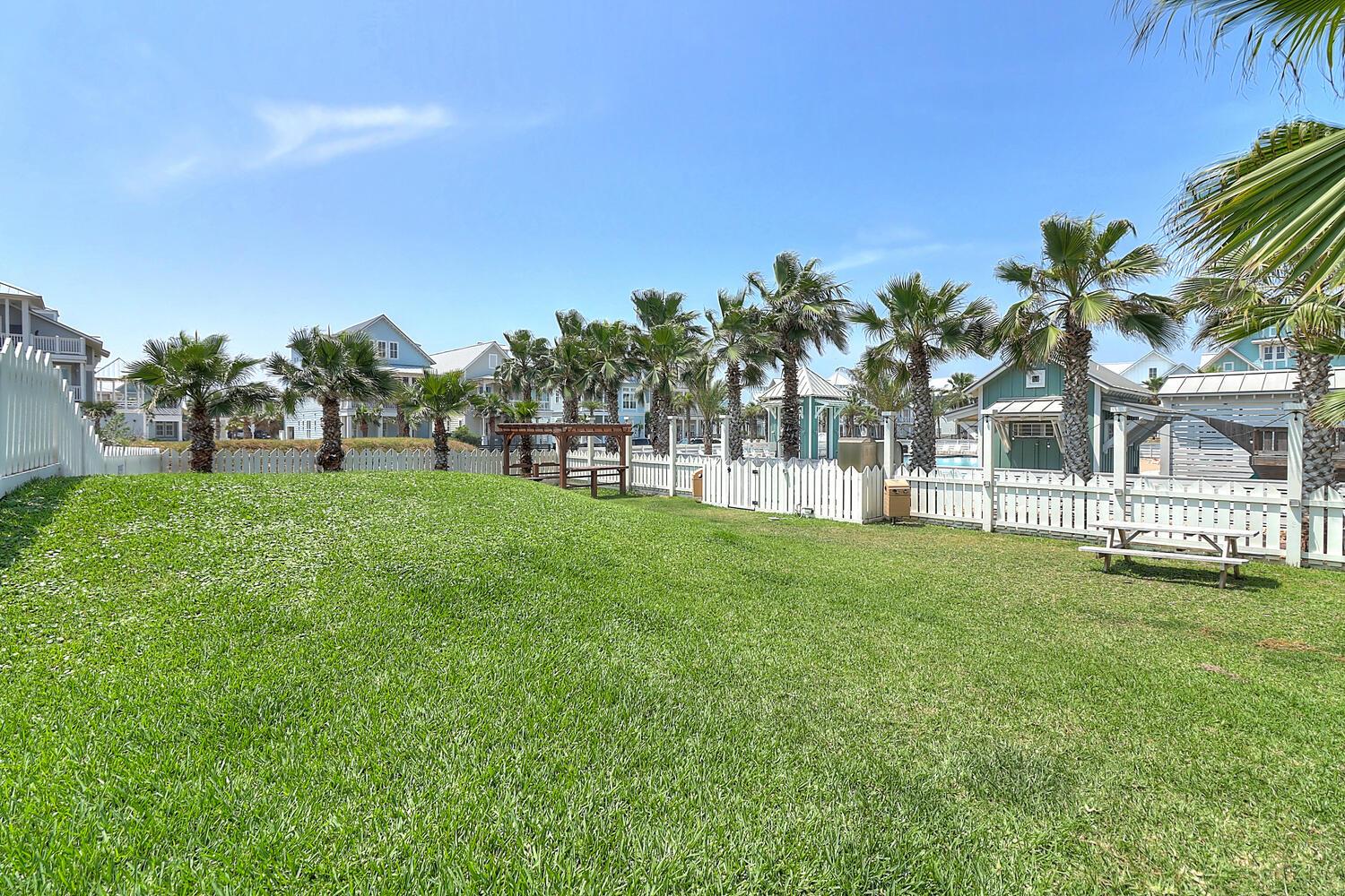 Dog Park at Cinnamon Shore North