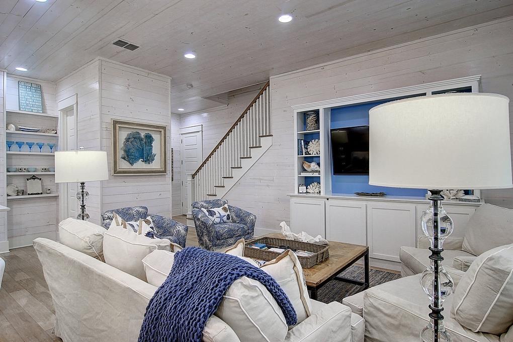 1st Floor Living Area