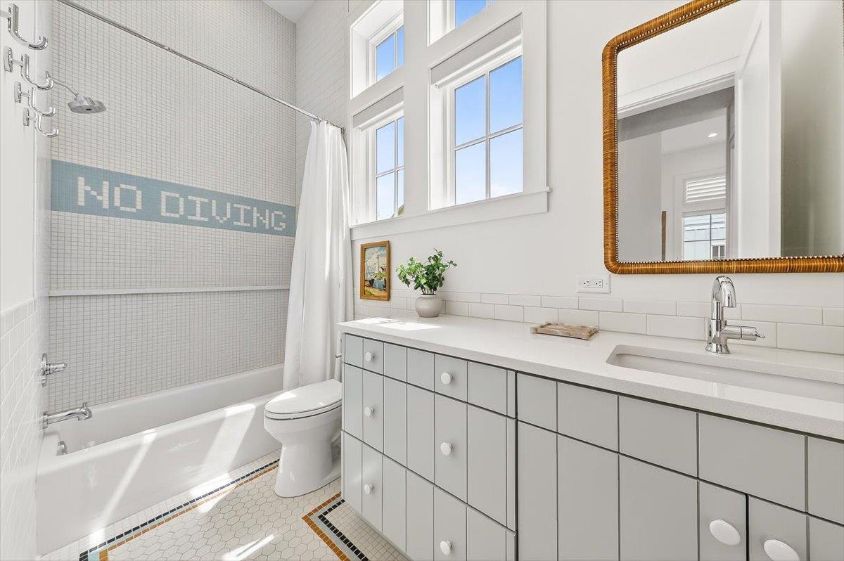 TwinBunk Bathroom, 1st Floor