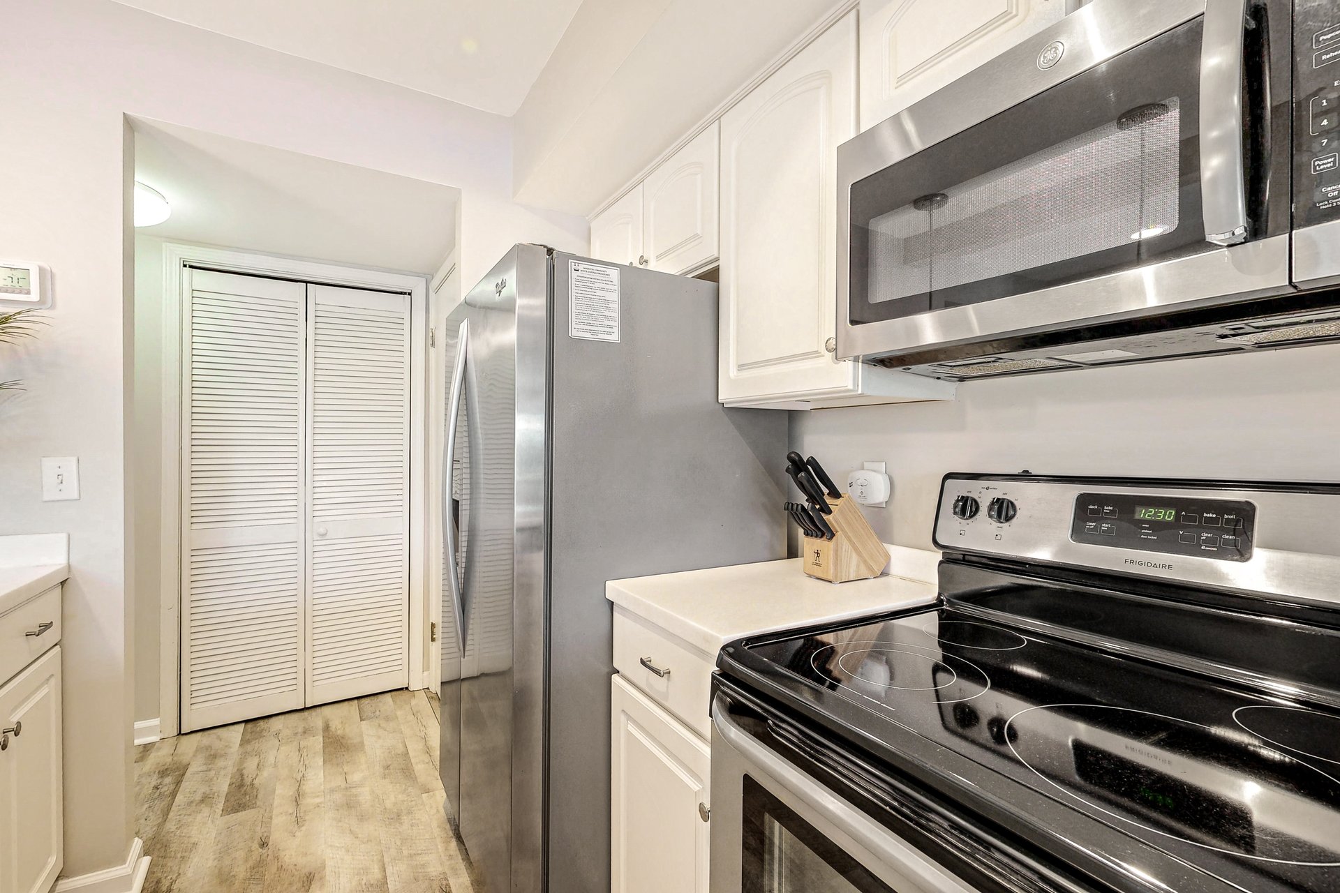 Harbour Point 900 11