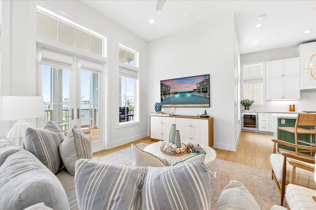 2nd Floor, Living Room