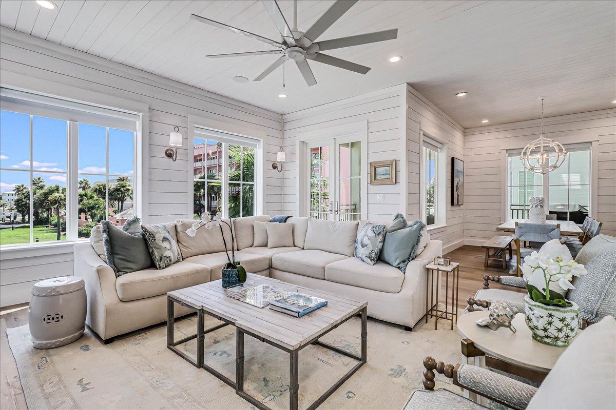 Main Living Area, 2nd Floor