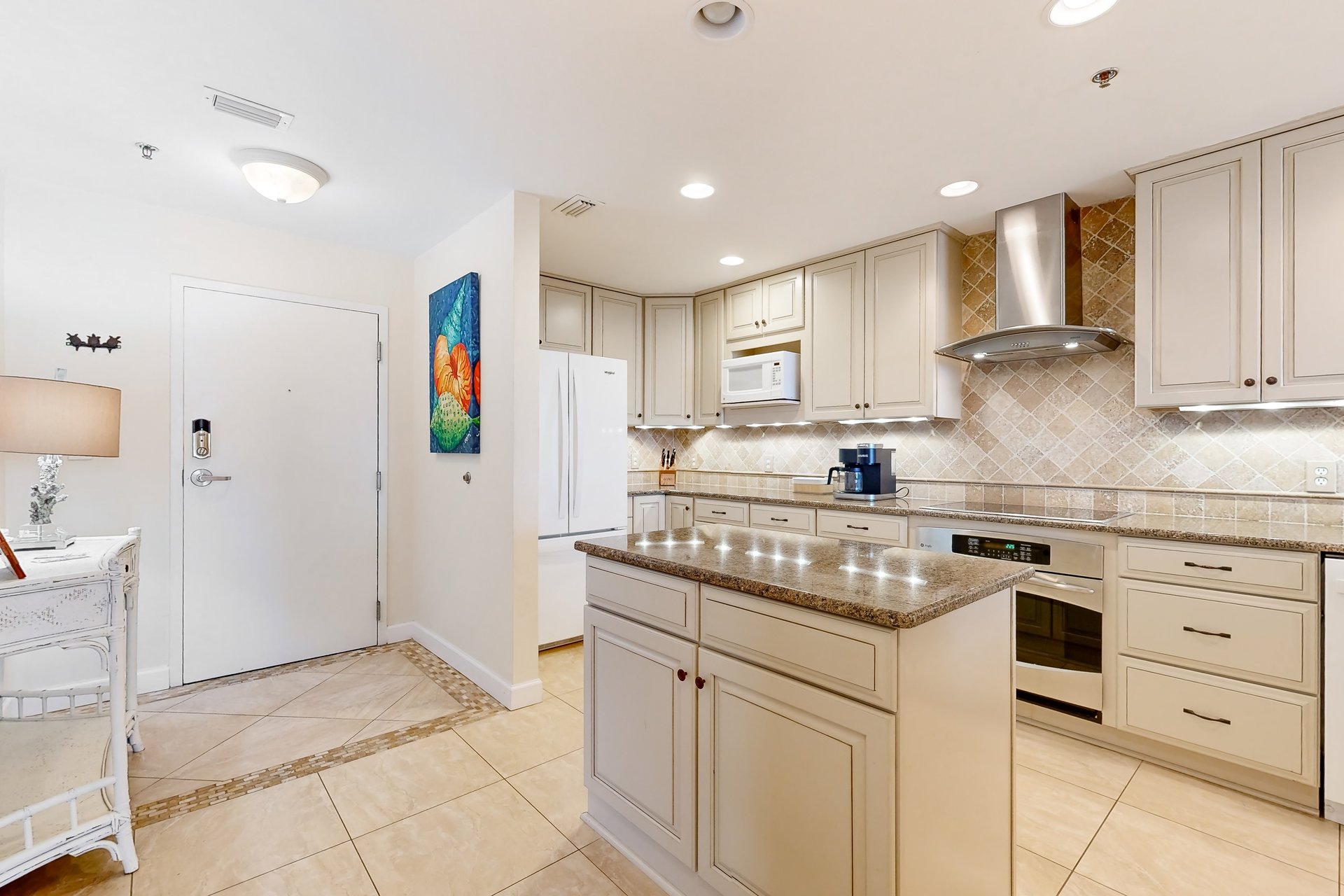 Palm Court Yacht Club 412 8