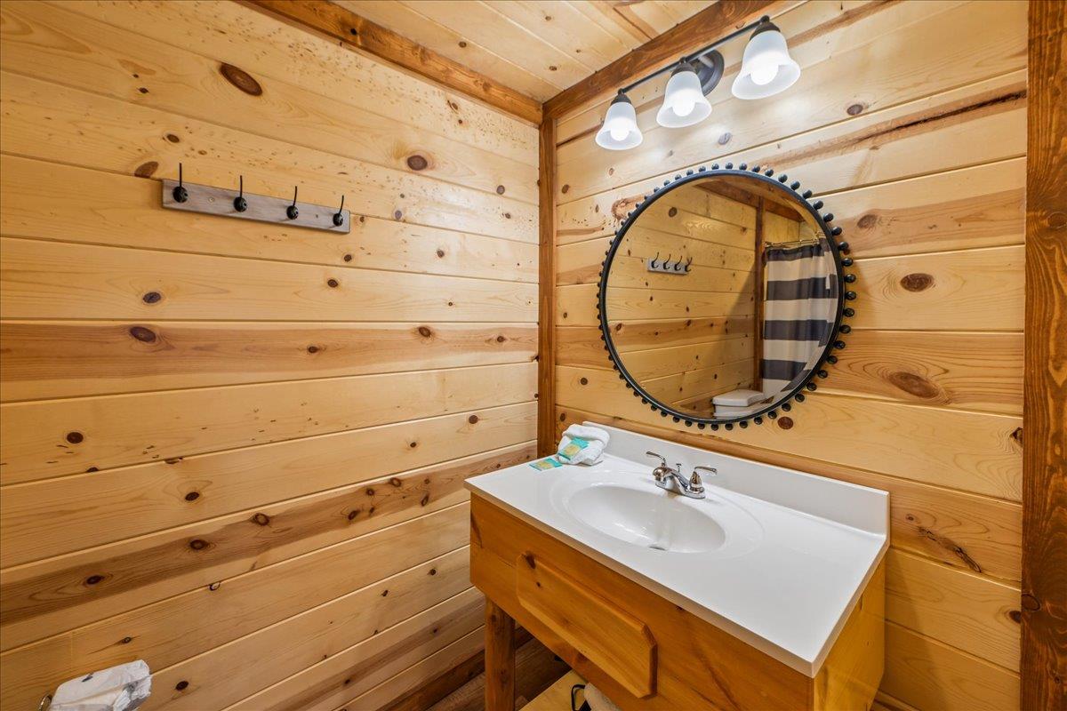 136Primary Bath
