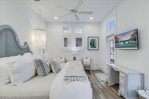 Front King Bedroom, 1st Floor