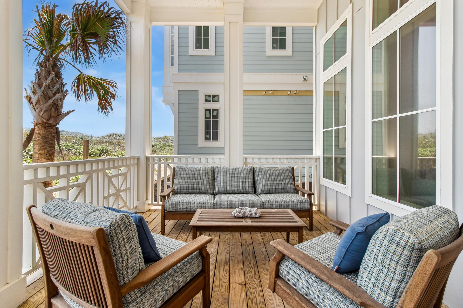 Back Porch Lounge, 1st Floor