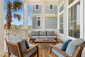 Back Porch Lounge, 1st Floor