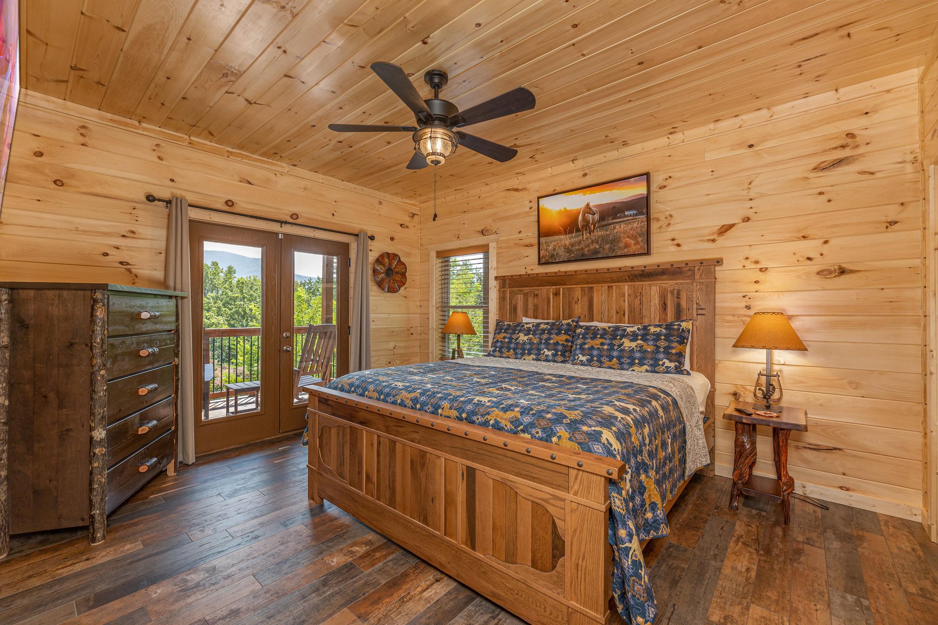 King bed with door to deck