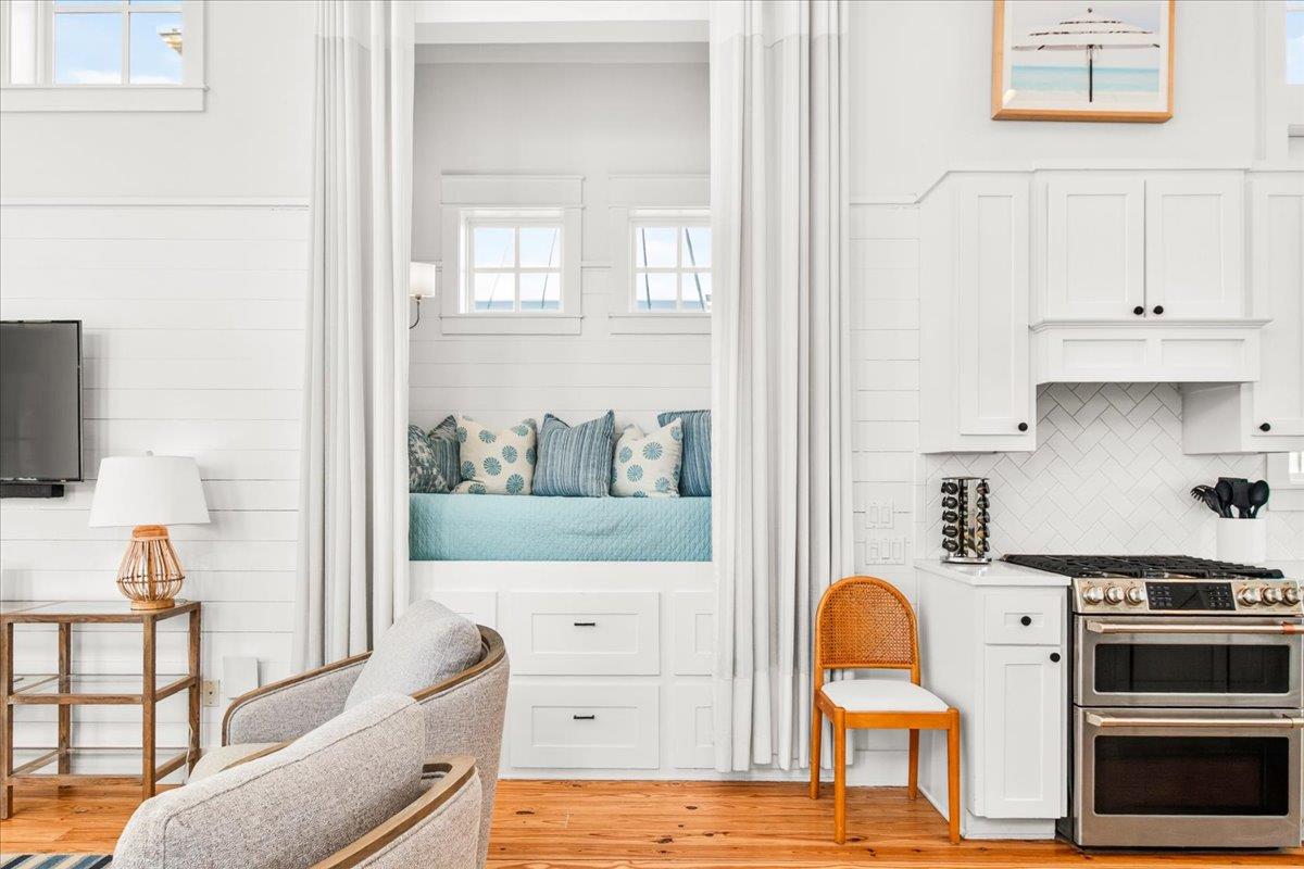 2nd Floor, Main Living Nook