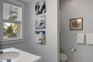 Shared Bathroom, 2nd Floor