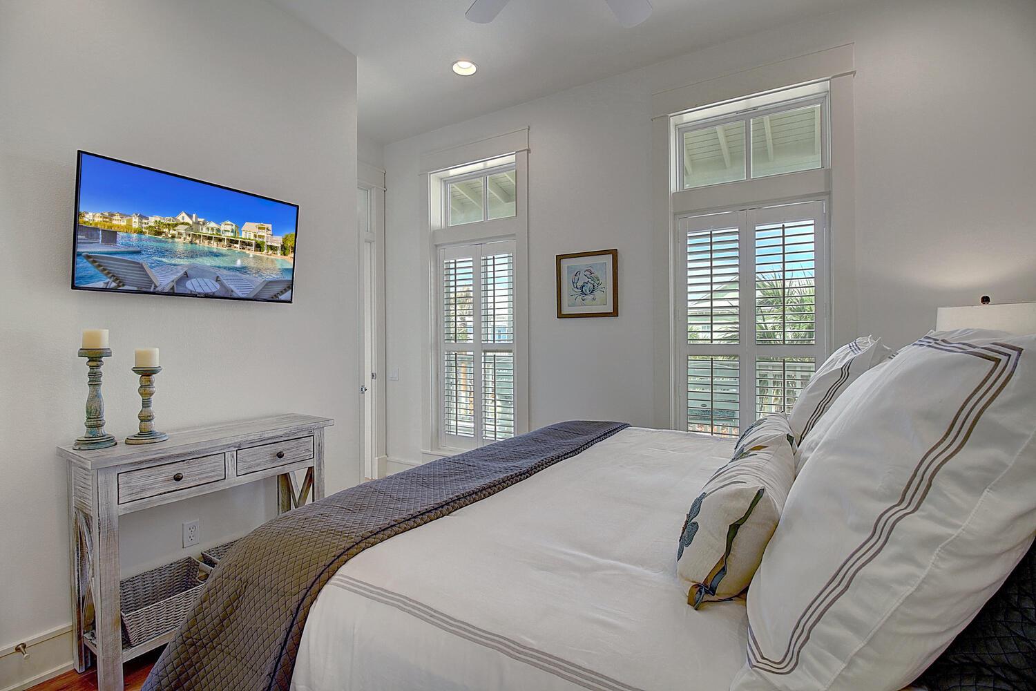 King Bedroom, 2nd Floor