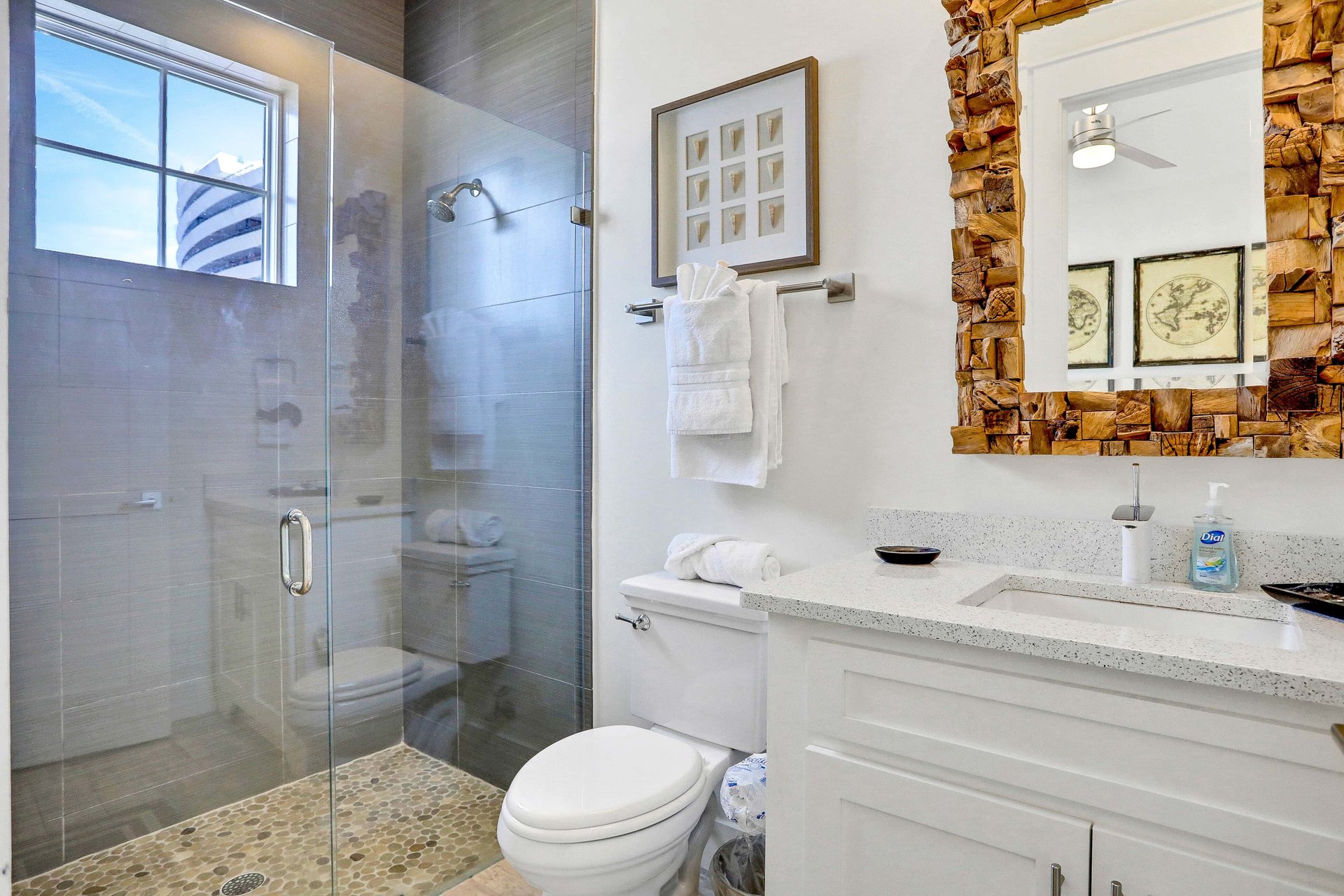 Tiffanys Beach Club 32