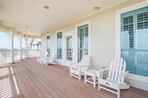 Wrap Around Porch, 3rd Floor