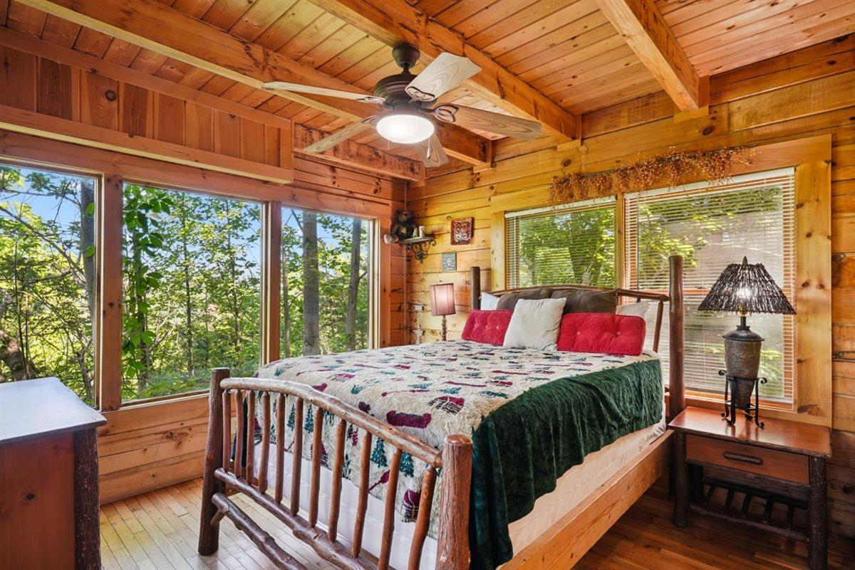 16Primary Bedroom