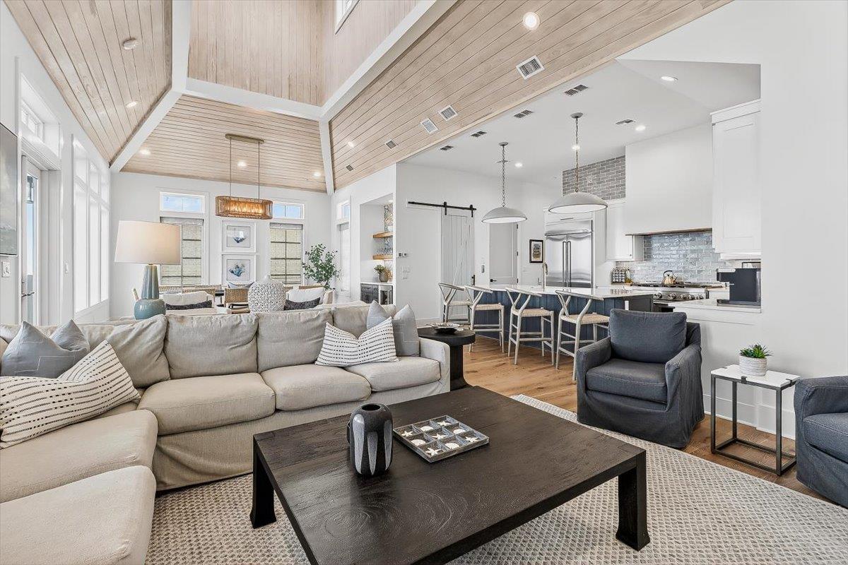 3rd Floor, Living Room