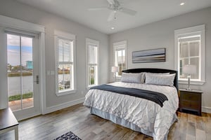 1st Floor, King Bedroom