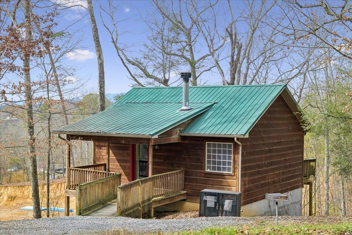 02Front Elevation