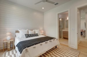 1st Floor King Bedroom