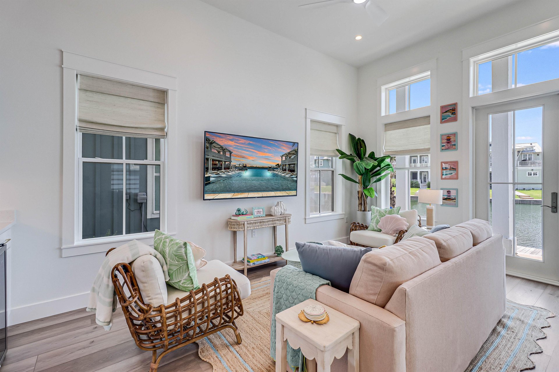 Living Area With Sleeper Sofa, 1st Floor