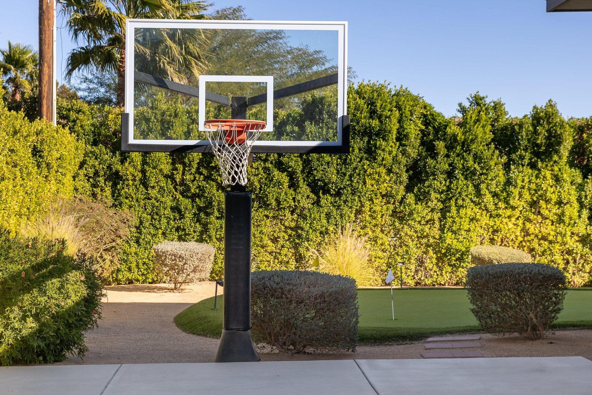 Play 1 on 1 or gather the troupes for a hallcourt basketball game
