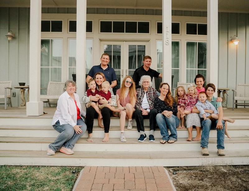 0f8ebccfc8554d67adbaa6d261cb28bflarge_Tammy O.