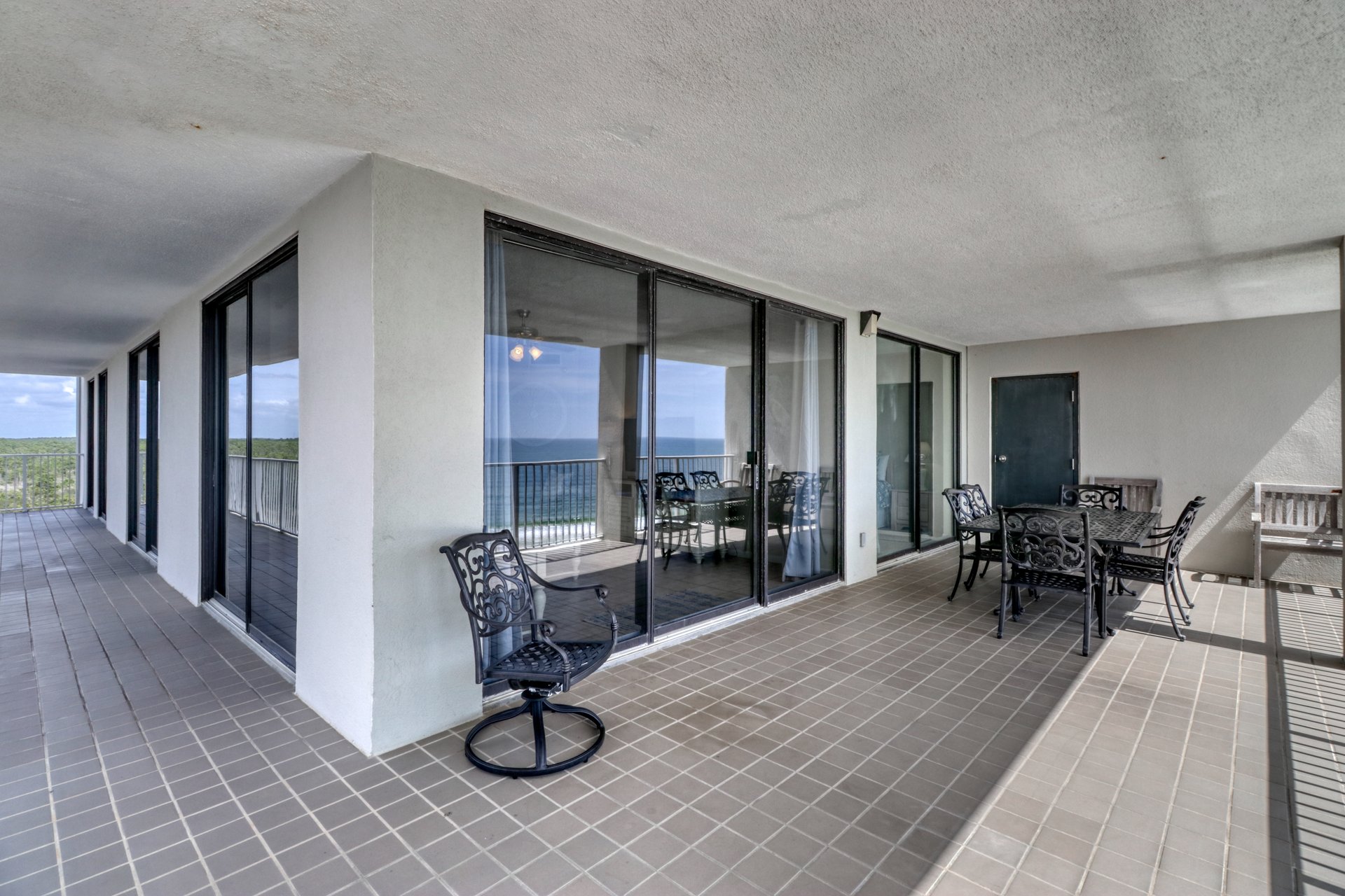 Pelican Pointe 806 22