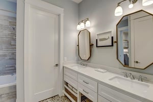 1st Floor Shared Bathroom