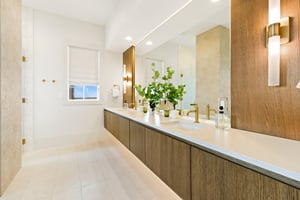 Primary King Bathroom, 3rd Floor