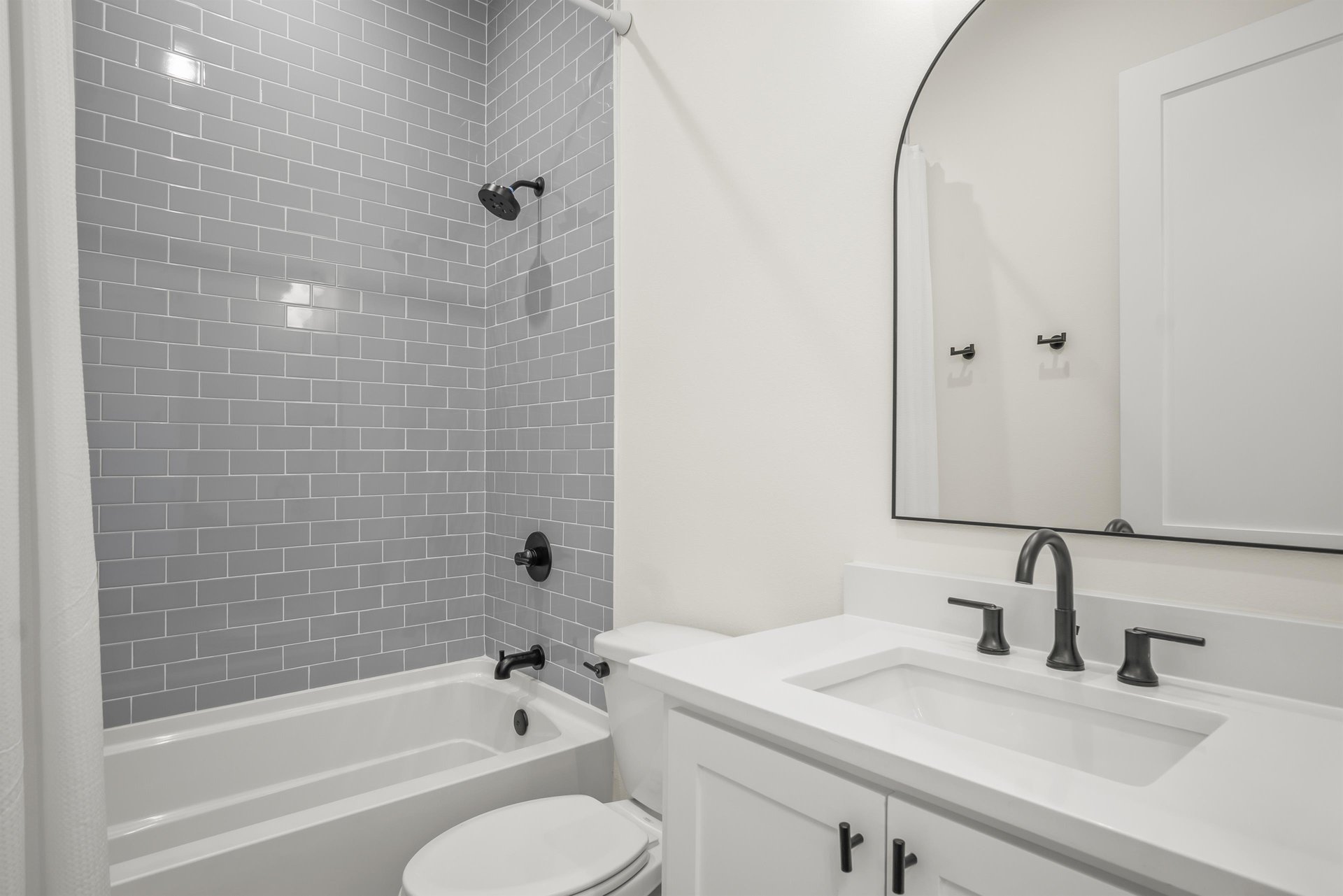 Bunk Bathroom, 1st Floor