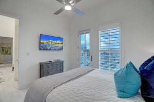 2nd Floor Queen Room