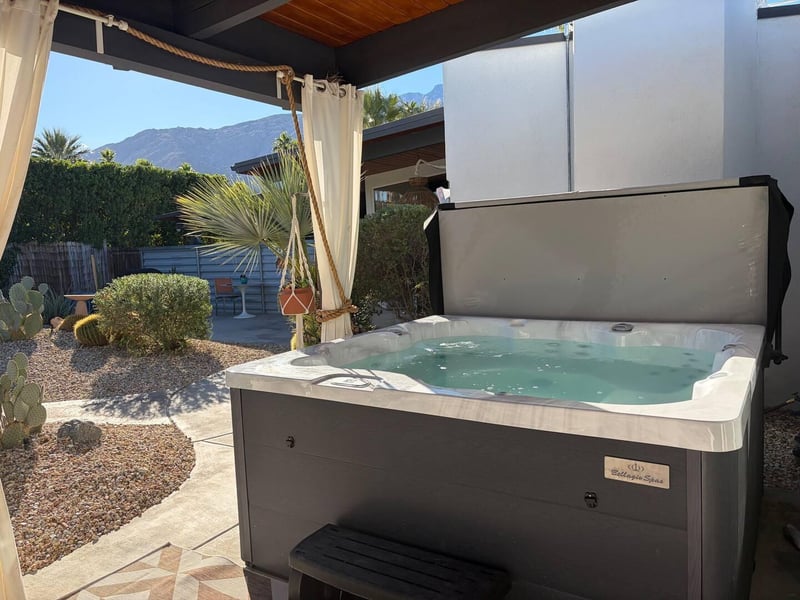 Enjoy the above ground spa for 6 people