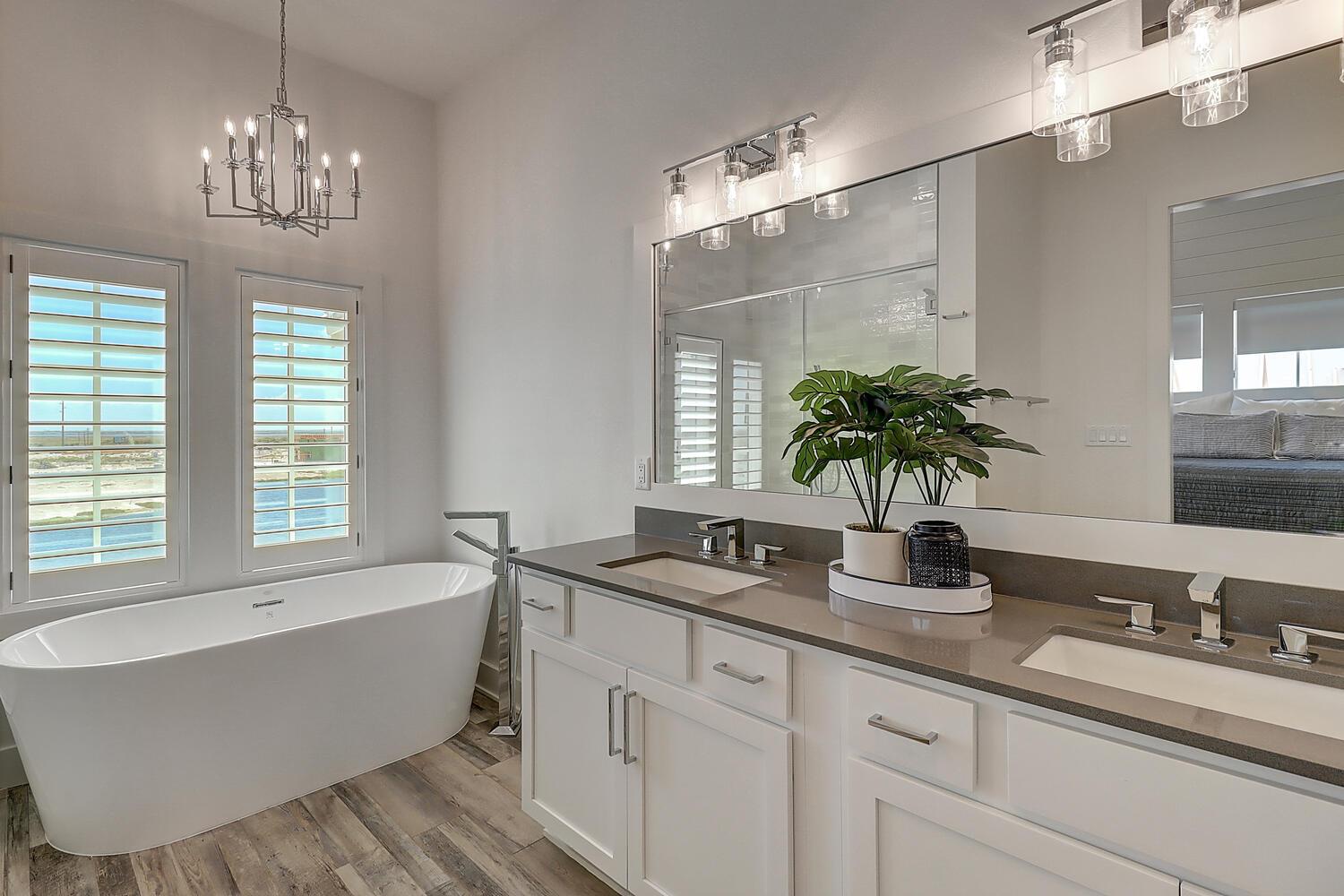 3rd Floor Left Master King Suite