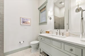 1st Floor, Second King Bathroom