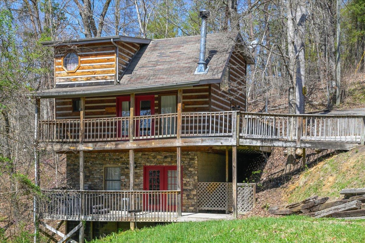 01Front Elevation