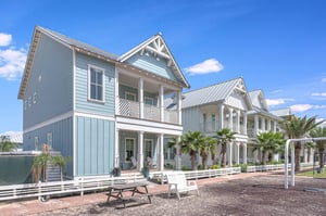 Pelican Pool House on Long Park