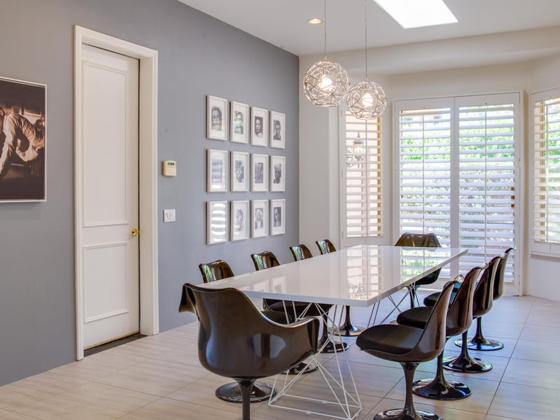 Inside dining for 10