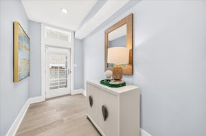 Entry, 1st floor