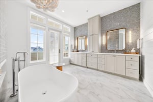 Primary King Bathroom, 3rd Floor