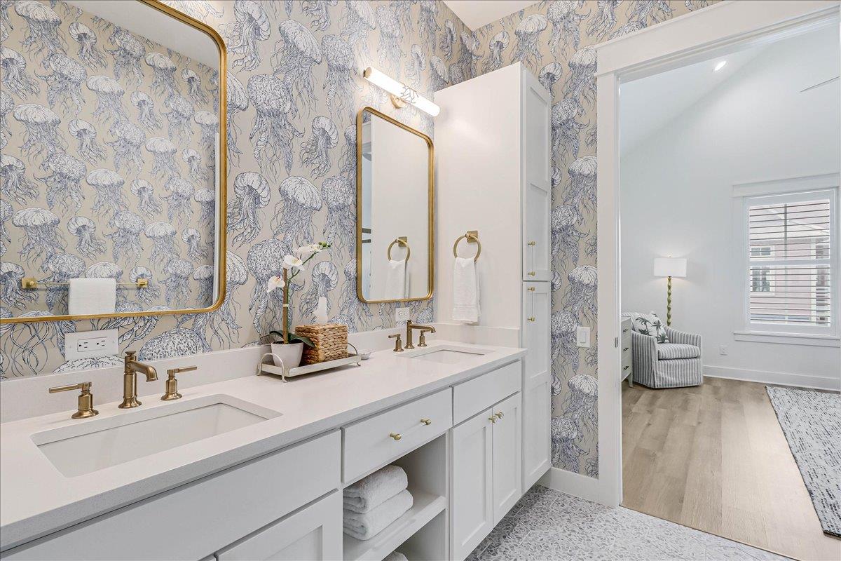 Primary King Bathroom, 2nd Floor