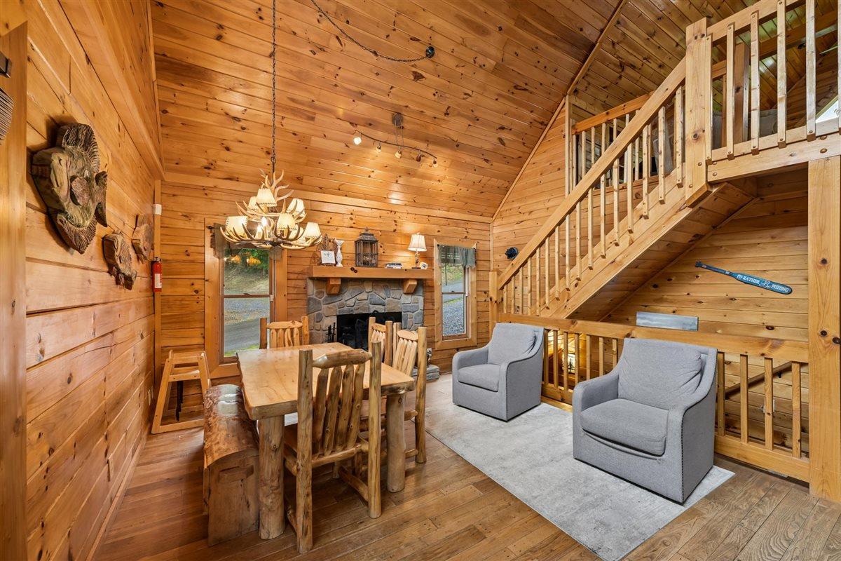 23Dining Room