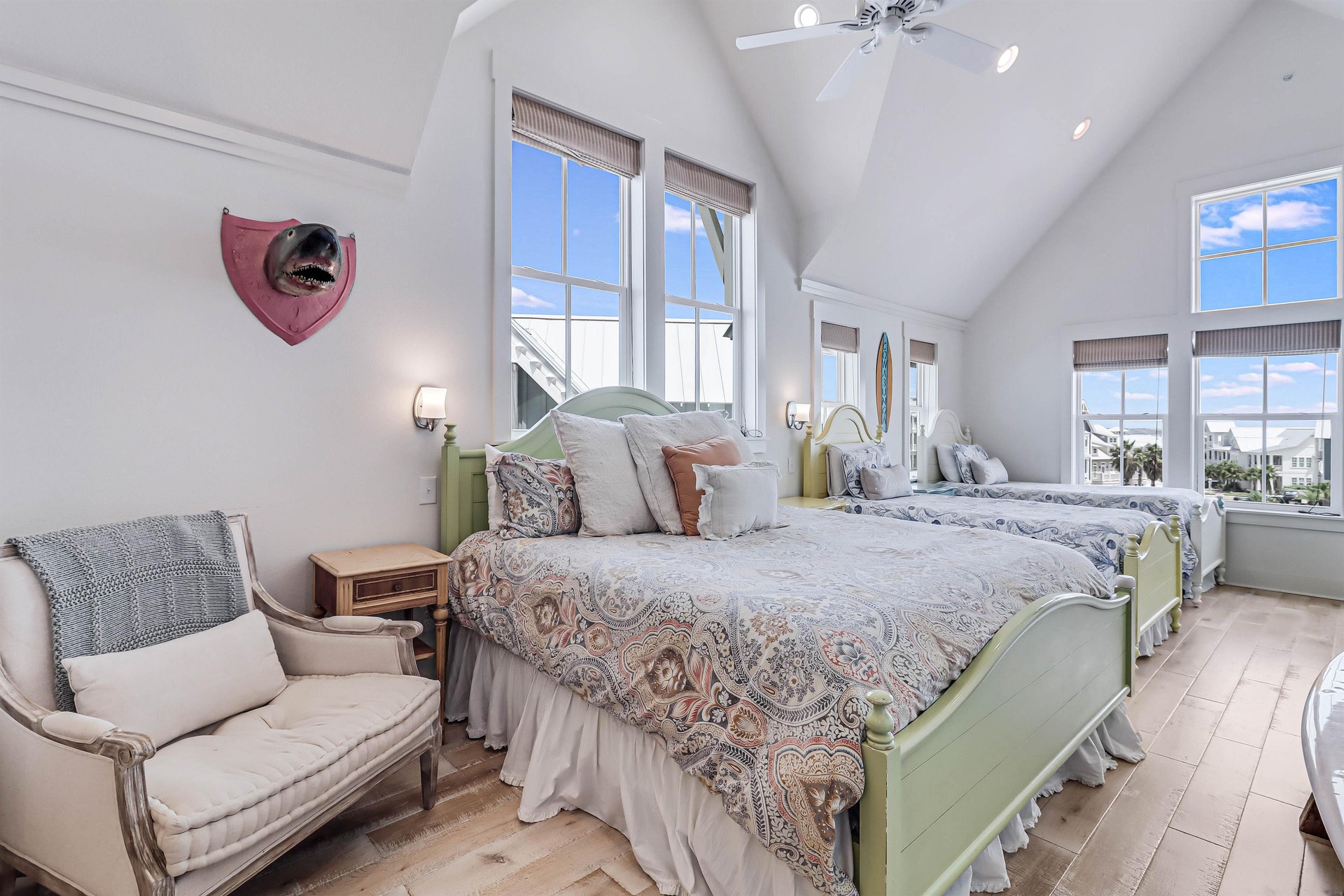 King Bed, Large Bedroom, 2nd Floor